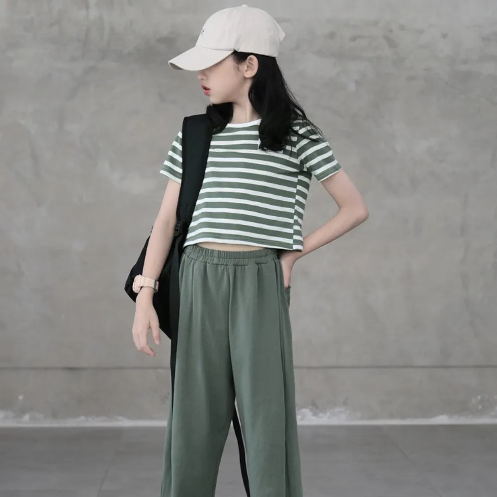 日系 条纹短袖T恤/ 休闲运动裤 Striped T-shirt / Joggers in Green