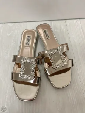 Sandals Flats By Badgley Mischka In Rose Gold, Size: 8